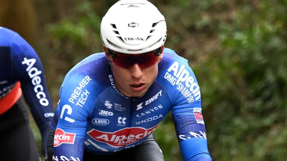 Jasper Philipsen Crashes at Tirreno-Adriatico: Van der Poel & Team Provide Update | Cycling News