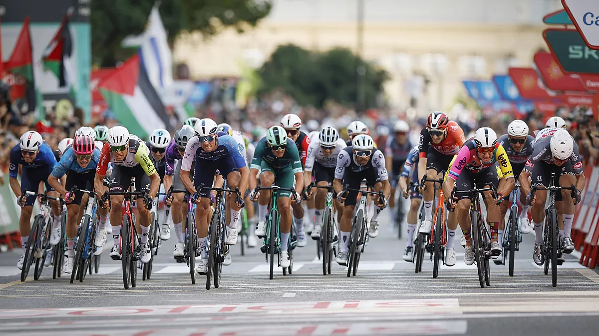 Philipsen’s Sprint: Tail Troubles & Reactions