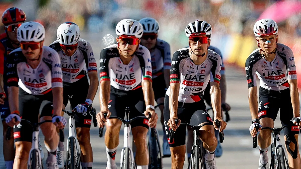 Conflict met UAE-renners in Vuelta loopt uit de hand: "Ga weg!"