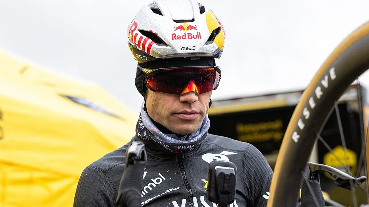 Wout van Aert Takes Risk Flying Home During Key Race Period – Illness Concerns Rise