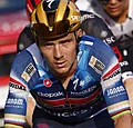 Evenepoel reageert kordaat na incident met motard