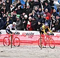 📸 Mathieu van der Poel arriveert in gloednieuwe, gouden Lamborghini
