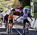 Arensman ziet favoriet Pellizzari zege grijpen in Tour of the Alps