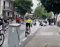 TUSSENSPRINT: nieuwe beelden horrorcrash, Pogacar feliciteert 'vijand'