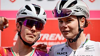 Kopecky en Vollering delen in treurnis bij emotioneel afscheid
