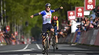Evenepoel  heeft iets speciaals te melden na zege in Amstel