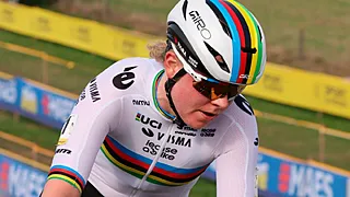 Het is zover: Fem van Empel zit terug op de fiets!