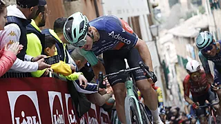 Verrassing in Parijs-Camembert: Fransman wint koers