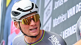 It's-a Me, Mathieu! Van der Poel gaat stevig uit de bocht
