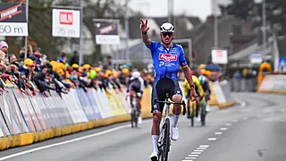 Van der Poel wint E3 na zenuwslopende finale vol twijfels