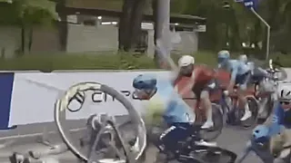 Nieuwe beelden tonen chaos in Giro van dichtbij