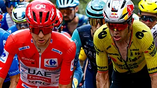 Van Aert lost duidelijk signaal over Pogacar: "Aan Van der Poel niet vragen"