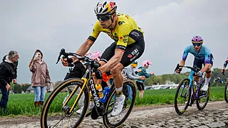 Zware domper! Slecht nieuws voor Van Aert in aanloop naar Parijs-Roubaix