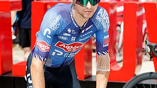 Bijltjesdag in Vuelta: Alpecin krijgt rake klappen, elftal geeft op