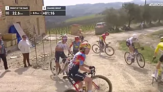 Ophef in Strade Donne na onwaarschijnlijk moment: "Dit kan absoluut niet!"