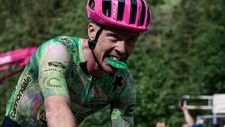 Valgren wint etappe dankzij 'bijzondere geluksbrenger' 