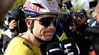 Wout van Aert krijgt gigantische klap vlak voor Roubaix