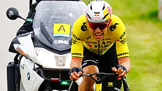 Collega streng voor Van Aert: "Hulp van de motor"