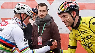 Van Aert springt in de bres voor Van der Poel: "Kan absoluut niet"