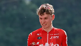 Van Eetvelt koerst met gemengde gevoelens in UAE Tour