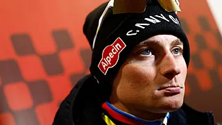 Van der Poel reageert en doorbreekt stilte over veldritpensioen