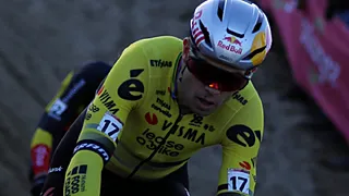 Van Aert bevestigt crosswinter, maar laat nog veel vragen open