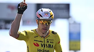 Bingo! Van Aert sprint naar ritzege in Tour Auvergne-Rhône-Alpes
