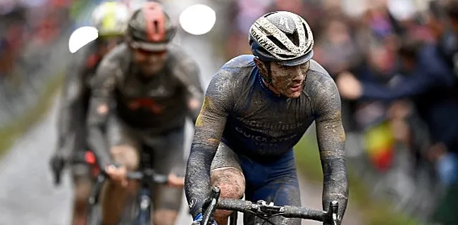 TUSSENSPRINT: Primeur voor Team DSM, Lampaert met motortje