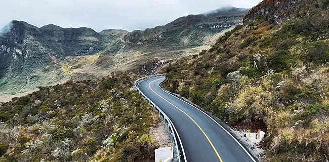 Vuelta a Colombia pakt uit met langste beklimming ooit in UCI-koers