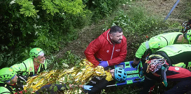 Horrorcrash in ravijn in Giro: ploeg heeft penibele update