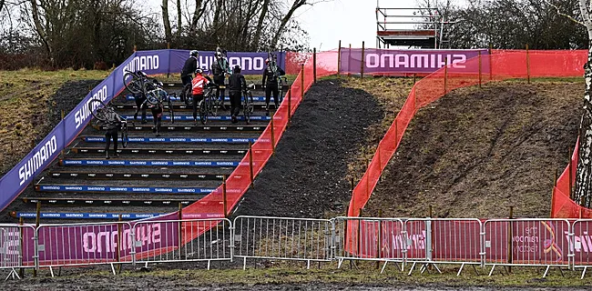 Niet(s) te zien: Crossfans compleet in de kou gezet
