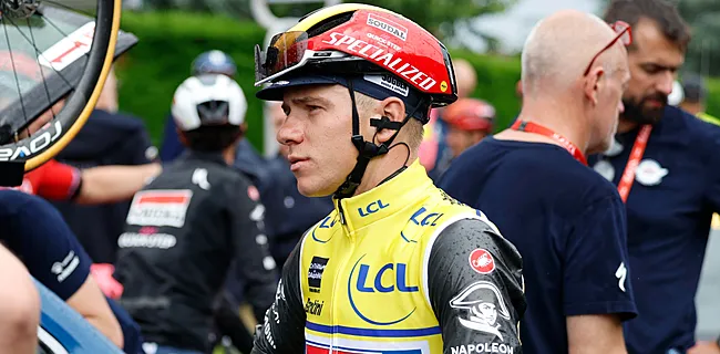 Remco Evenepoel meet schade op na nieuwe tuimelperte