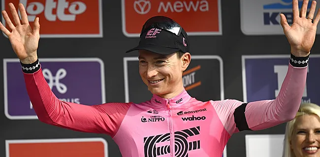 Ongeziene beelden: coureur rent met fiets net als Froome