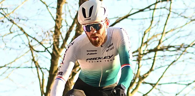 Alweer een noodgeval: topper zet crossfiets aan de kant