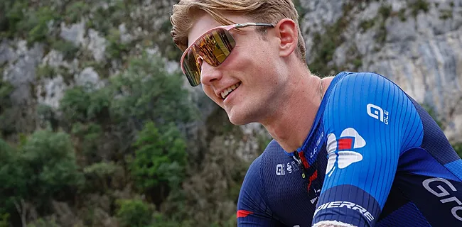 Renner wordt onwel, verliest bewustzijn en komt ten val in Faun-Ardèche Classic