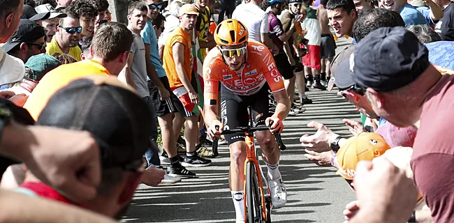 Opmerkelijk: renner te voet verder in Waalse Pijl