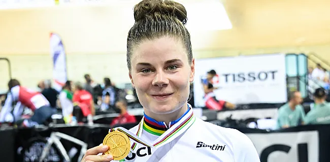 Kopecky moet kalmeren in regenboogtrui: 