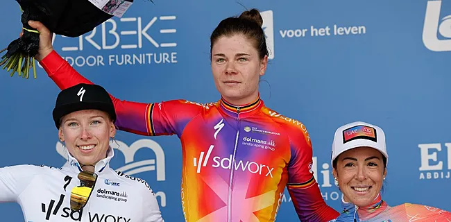 Emotionele Kopecky heeft prachtige boodschap na zege in Nokere Koerse