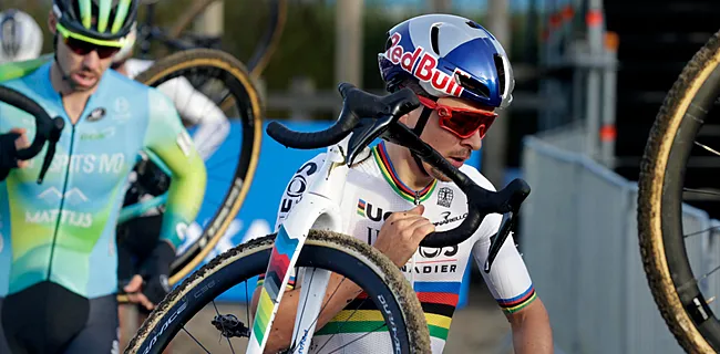 Daar is 'ie! Pidcock wint eerste cross van deze winter met indrukwekkende solo