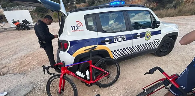 Politie grijpt in! Maar liefst 10 renners op de bon na trainingsrit