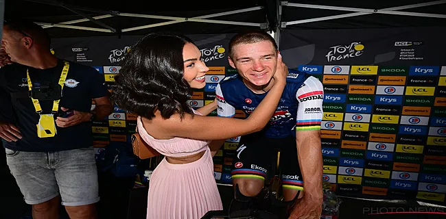 Oumi feliciteert Evenepoel iets te vroeg