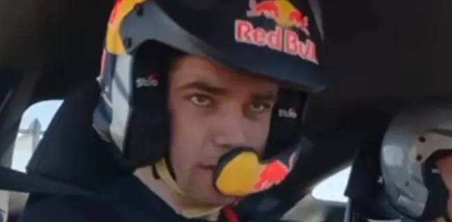 Los in de broek! Van Aert bibbert als een kind in racewagen