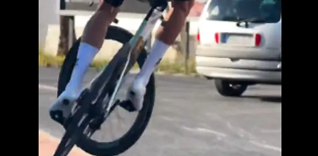 Van der Poel laat monden openvallen met fraaie stunt