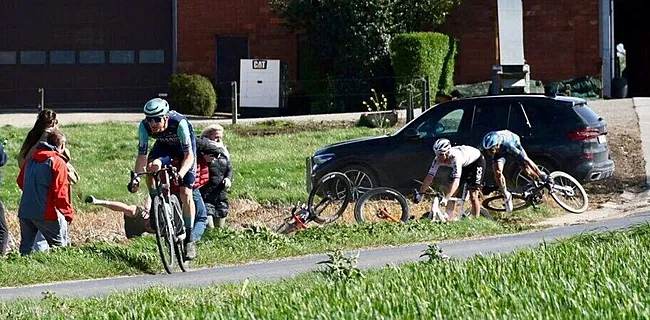 Absolute klepper afgevoerd na zware valpartij: schade is niet mals