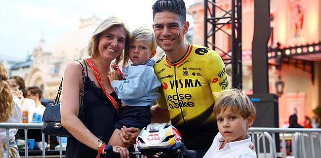 Sarah & de kinderen verrassen Van Aert met ontroerend cadeau