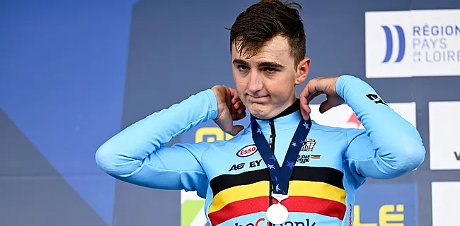 Teammaat Van der Poel deelt horrorverhaal uit Strade Bianche