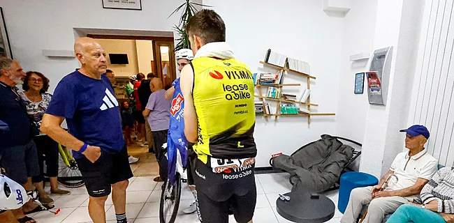 Van bestelwagen tot hotel: Van Aert doet verhaal na bizarre Vuelta-chaos