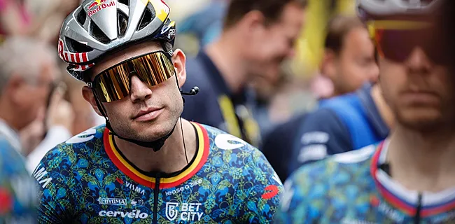 Hoeveel crossen rijden Van Aert en Van der Poel? De Clercq wikt en weegt