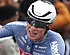 Philipsen sprint naar ritwinst en de rode trui in Vuelta
