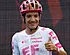 Richard Carapaz triomfeert in spektakelstuk in Giro